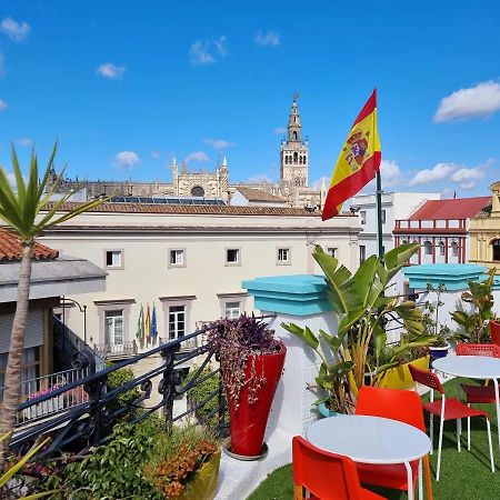 Sevilla Kitsch Hostel Art Exterior photo